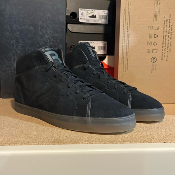 Reebok T RAWW shoe sneakers new black suede Mens Size